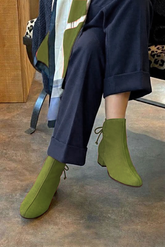 Women's pistachio green back lace-up ankle boots with round toe and low block heel - Top view